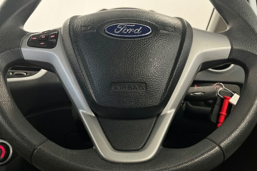 Ford Fiesta 1.25 Zetec Hatchback 129 G Km 8 Black #18
