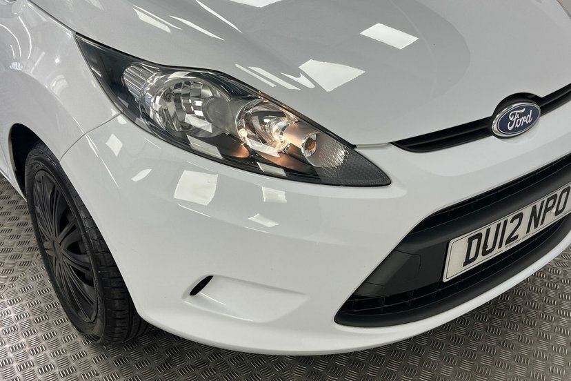 Ford Fiesta 1.25 Zetec Hatchback 129 G Km 8 Black #19
