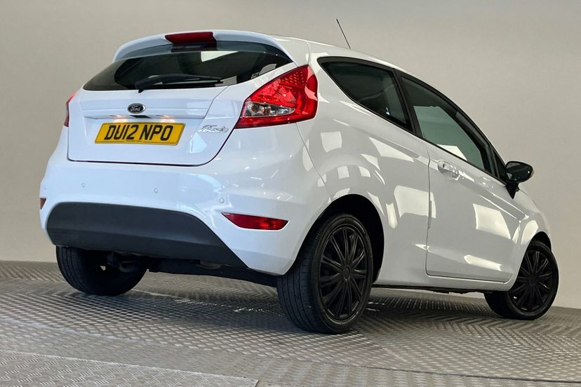 Ford Fiesta 1.25 Zetec Hatchback 129 G Km 8 Black #20