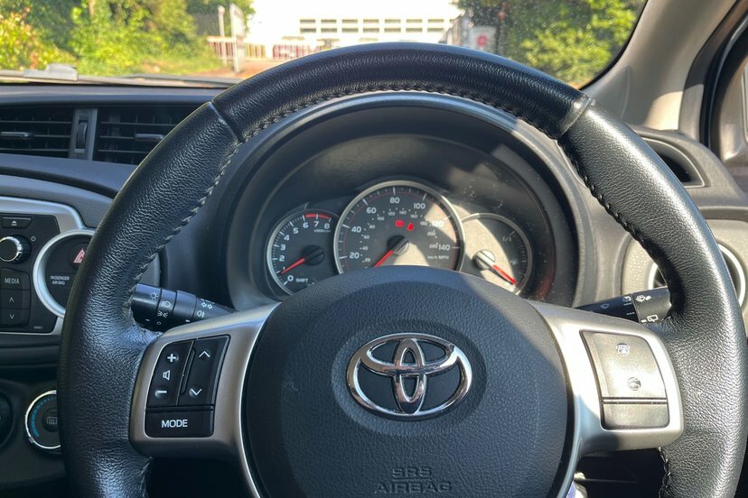 Toyota Yaris 1.33 Dual Vvt-i Tr Multidrive S Euro 5 White #32