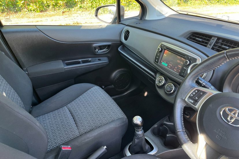 Toyota Yaris 1.33 Dual Vvt-i Tr Multidrive S Euro 5 White #23