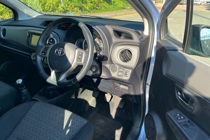 Toyota Yaris 1.33 Dual Vvt-i Tr Multidrive S Euro 5 White #11