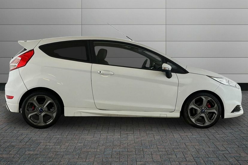 Ford Fiesta 1.6T Ecoboost St-2 AV16TKZ White #4
