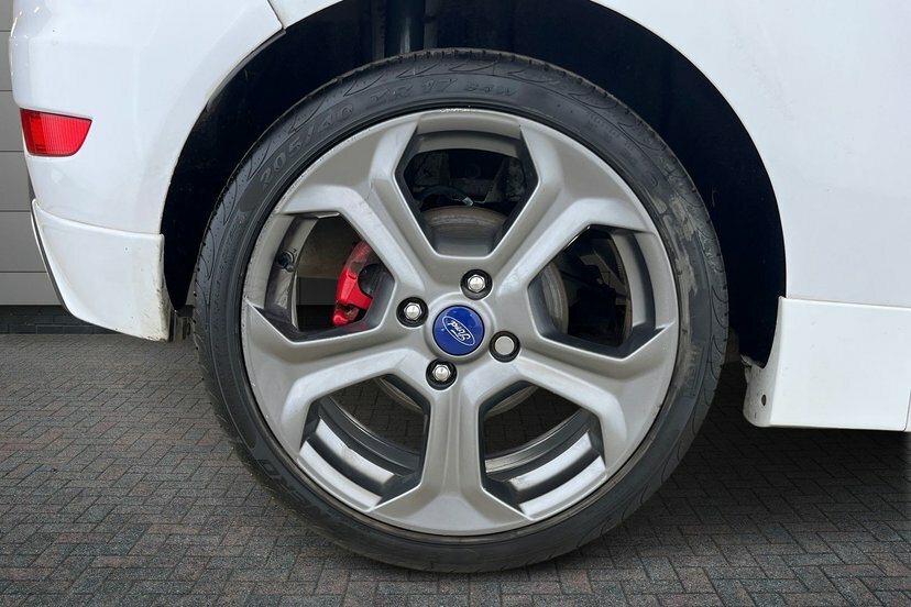 Ford Fiesta 1.6T Ecoboost St-2 AV16TKZ White #5