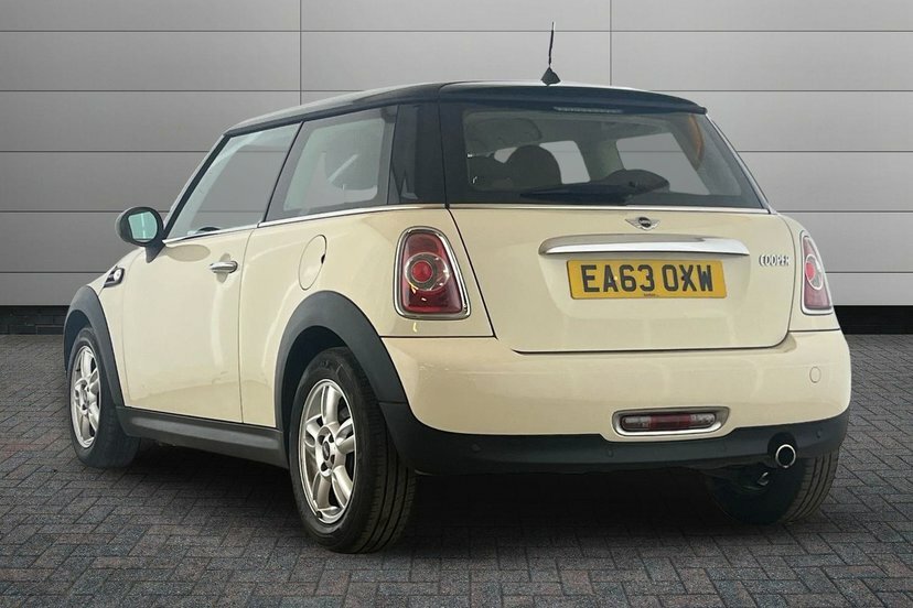 Mini Hatch 1.6 Cooper White #3