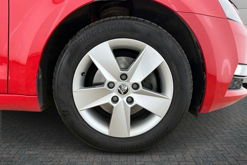 Skoda Octavia Octavia Hatch Se 1.4 Tsi 150 Ps Dsg Red #5