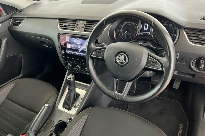 Skoda Octavia Octavia Hatch Se 1.4 Tsi 150 Ps Dsg Red #6