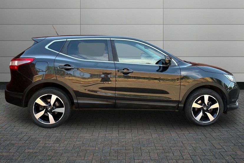 Nissan Qashqai 1.5 Dci N-connecta Suv 2Wd 110 FX17SXH Black #4