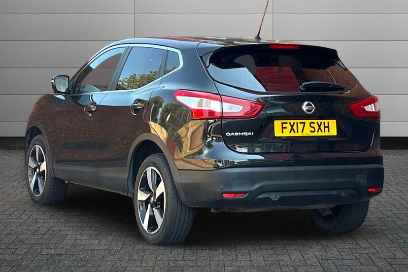 Nissan Qashqai 1.5 Dci N-connecta Suv 2Wd 110 FX17SXH Black #3