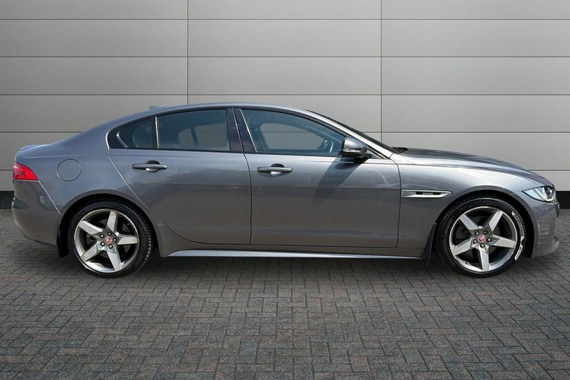 Jaguar XE 2.0I R-sport Saloon 200 Ps Grey #4