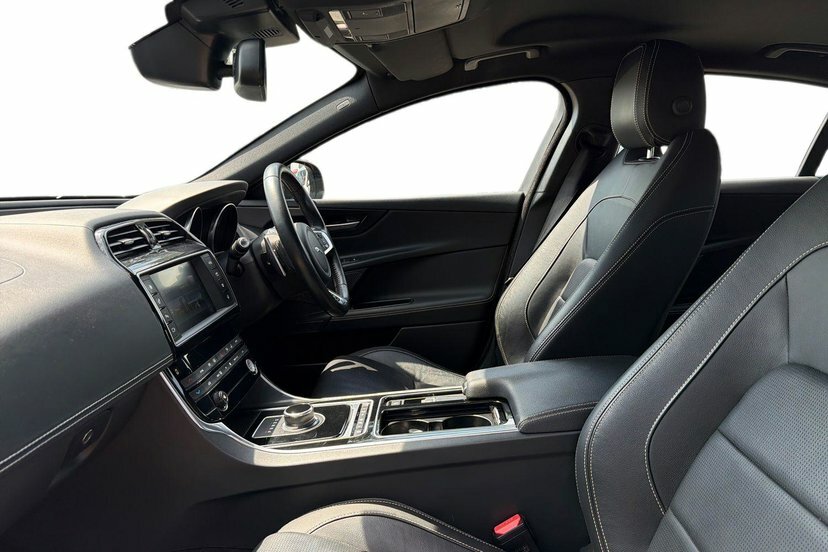 Jaguar XE 2.0I R-sport Saloon 200 Ps Grey #2