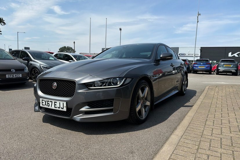 Jaguar XE Saloon 2.0D R-sport Awd Euro 6 Ss 201 Black #14