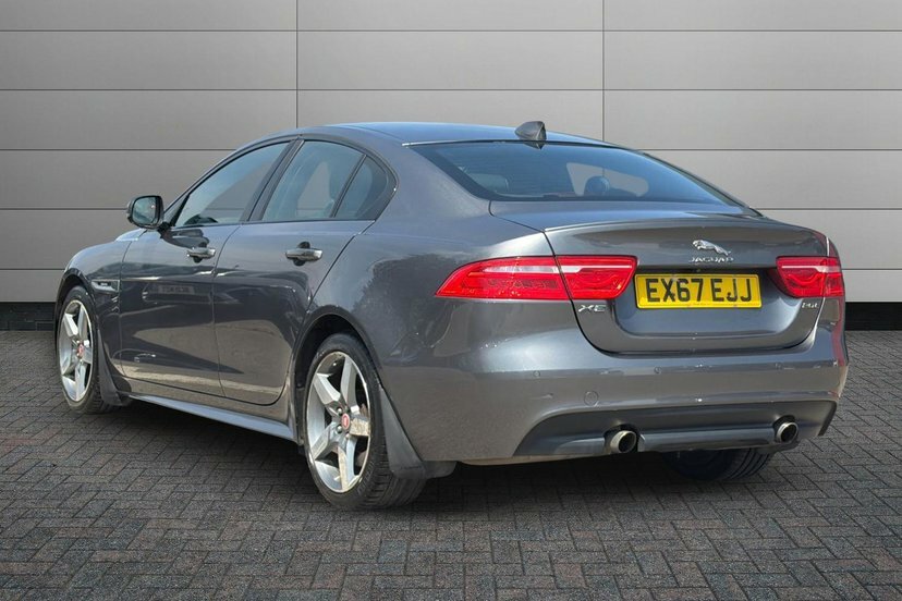 Jaguar XE 2.0I R-sport Saloon 200 Ps Grey #3