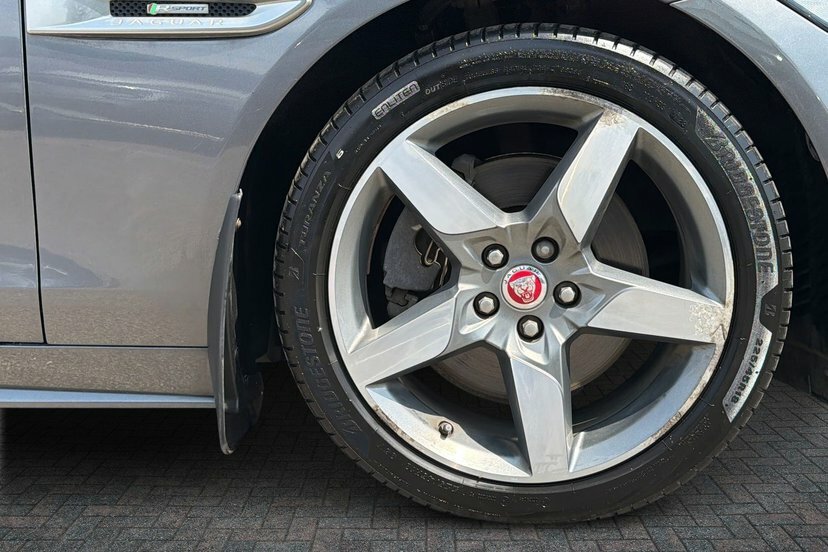 Jaguar XE 2.0I R-sport Saloon 200 Ps Grey #5