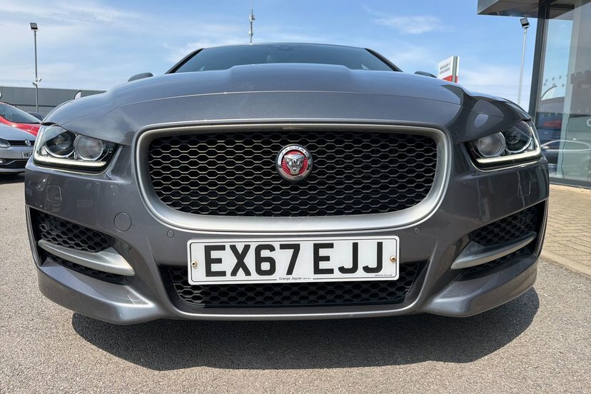 Jaguar XE Saloon 2.0D R-sport Awd Euro 6 Ss 201 Black #16