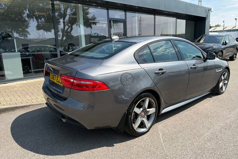 Jaguar XE Saloon 2.0D R-sport Awd Euro 6 Ss 201 Black #22