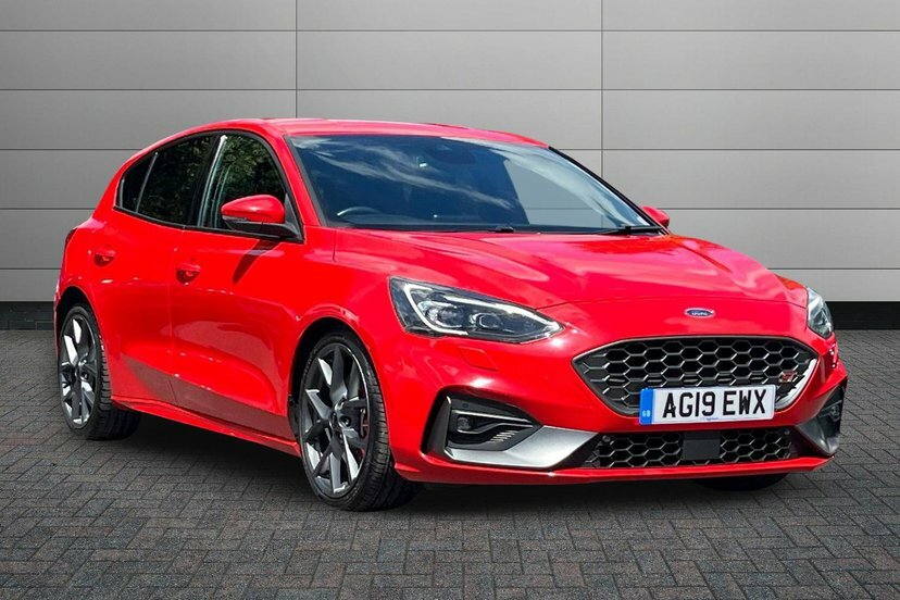 Ford Focus 2.0 Ecoblue St Hatchback 190 Ps AG19EWX Red