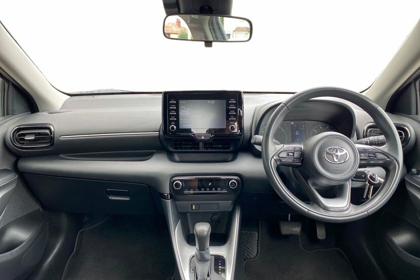 Toyota Yaris 1.5 Vvt-h Icon Hatchback Hybrid E-cvt White #5