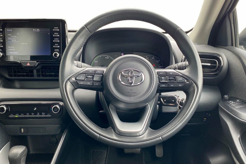 Toyota Yaris 1.5 Vvt-h Icon Hatchback Hybrid E-cvt White #6