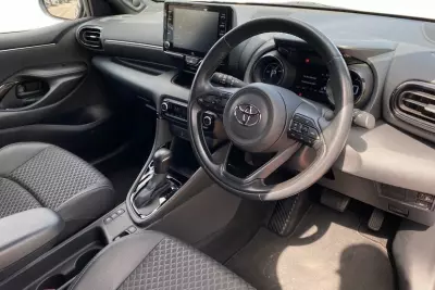 Toyota Yaris 1.5 Vvt-h Design Hatchback Hybrid E-cvt White #21