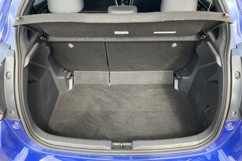 Toyota Yaris 1.5 Hybrid Design Cvt Black #28