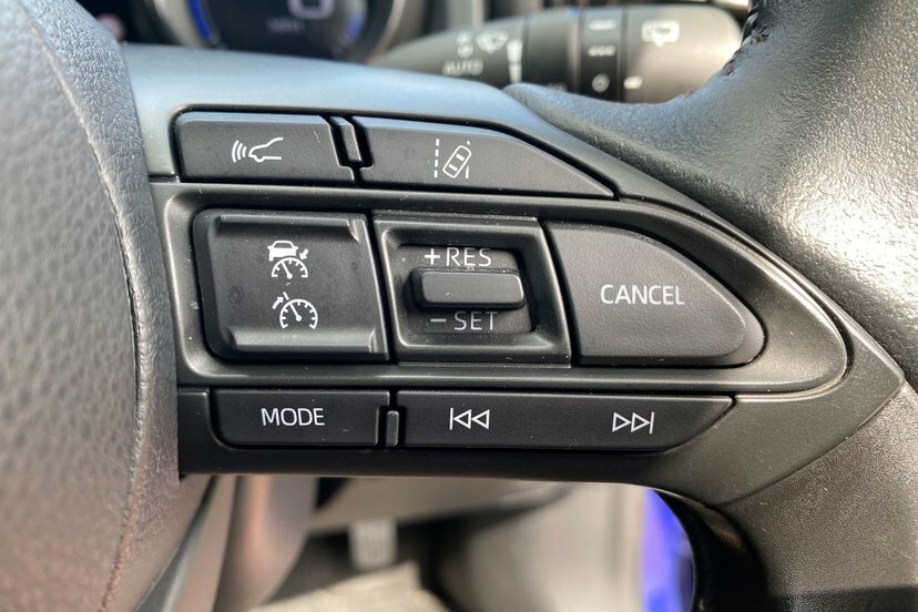 Toyota Yaris 1.5 Hybrid Design Cvt Black #45