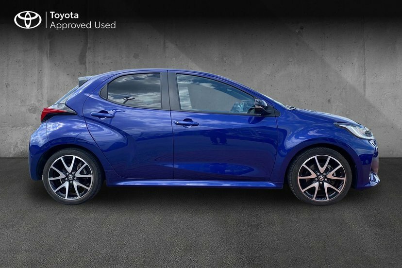Toyota Yaris 1.5 Hybrid Design Cvt Black #31