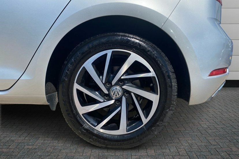 Volkswagen Golf 1.5 Tsi Life Hatchback Euro 6 S Blue #5