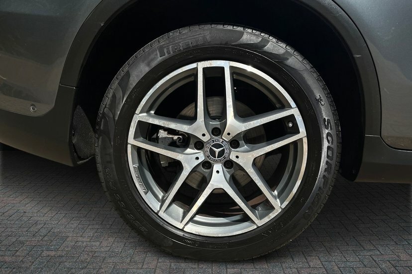 Mercedes-Benz GLC Class 2.1 Glc220d Amg Line Suv G-tronic 4Mati Grey #4