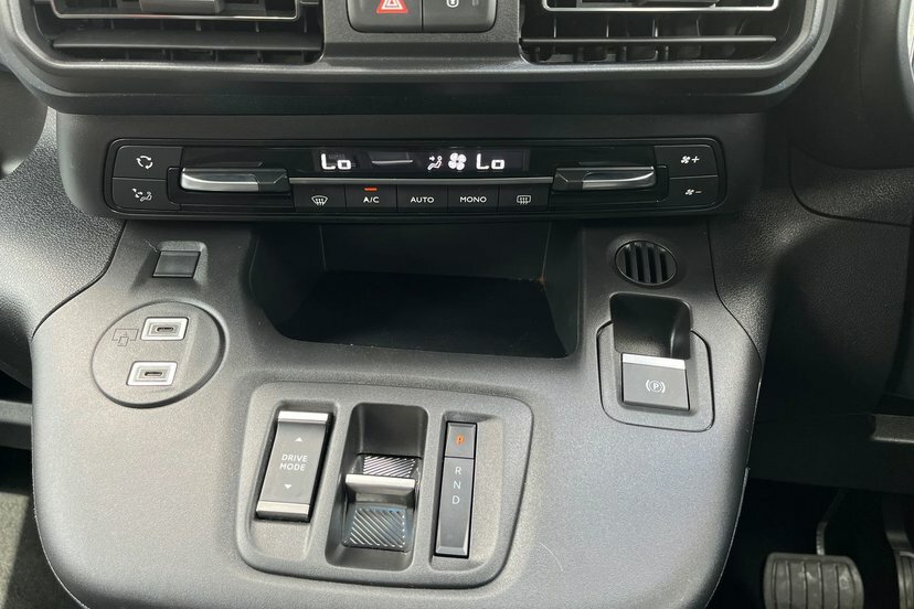Citroen e-Berlingo 50Kwh Flair Xtr M Mpv 7.4Kw Cha #27