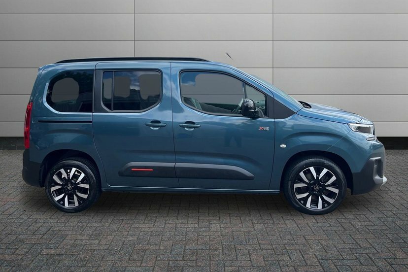 Citroen e-Berlingo 52Kwh Max M Mpv 11Kw Charger Blue #4