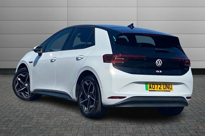 Volkswagen ID.3 Pro Performance 58Kwh Family Hatchback Electri Black #3