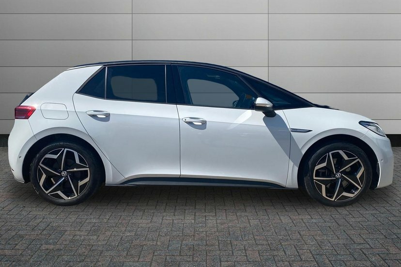 Volkswagen ID.3 Pro Performance 58Kwh Family Hatchback Electri Black #4