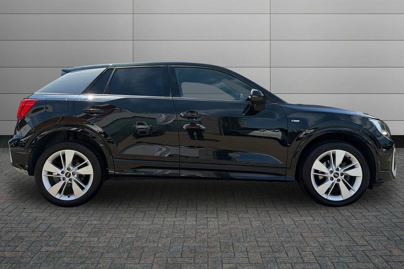 Audi Q2 1.5 Tfsi Cod 35 S Line Suv S Tronic 15 AY71VHC Black #4