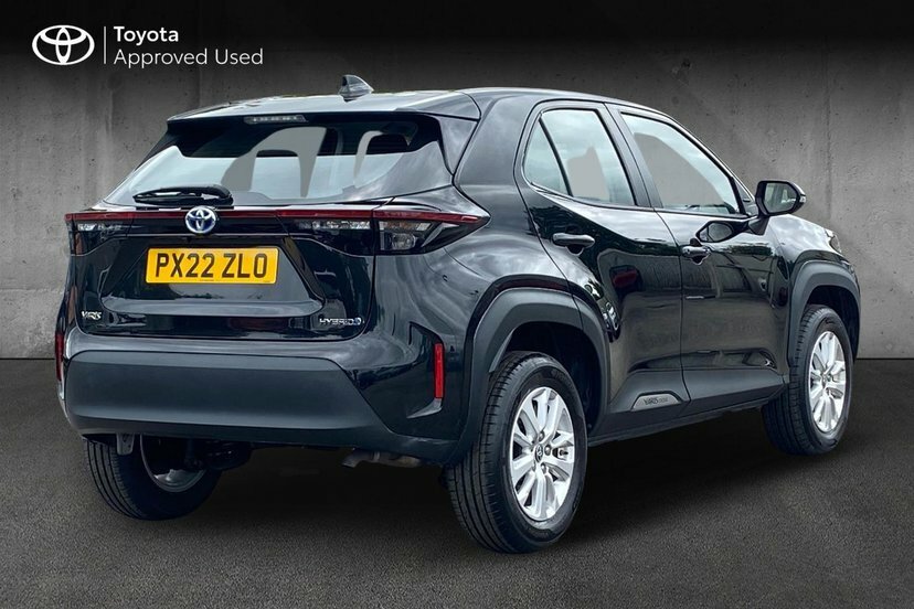 Toyota Yaris Cross 1.5 Vvt-h Icon Suv Hybrid E-cvt 116 Ps Black #2