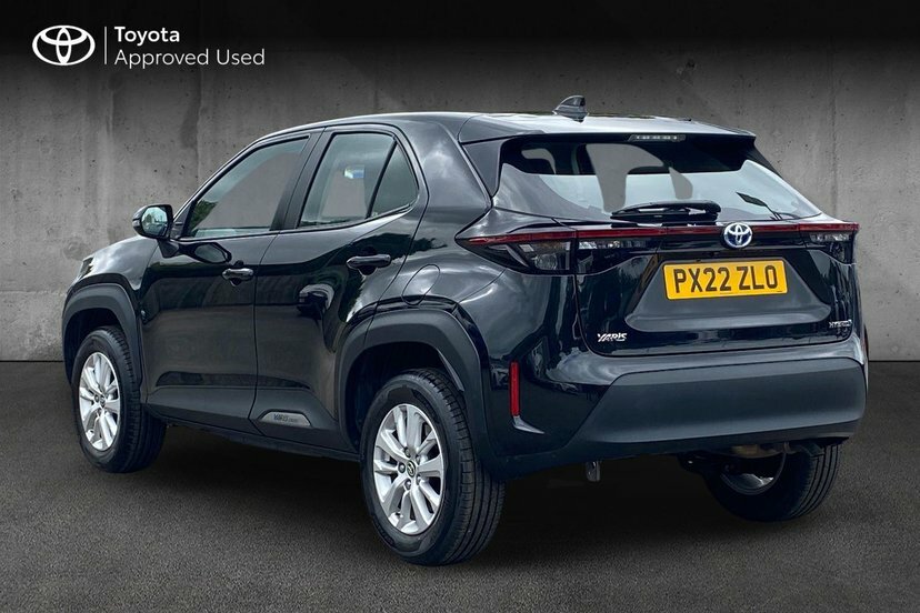 Toyota Yaris Cross 1.5 Vvt-h Icon Suv Hybrid E-cvt 116 Ps Black #4