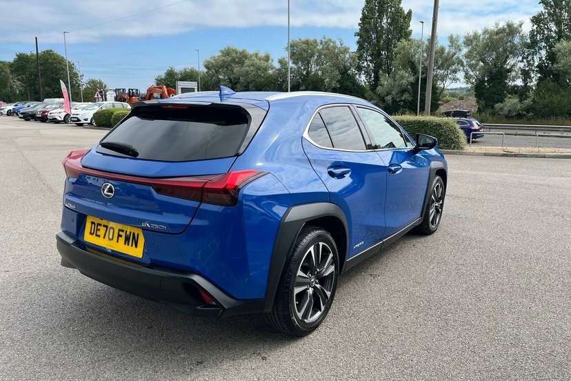 Lexus UX 2.0 250H Takumi Suv Hybrid E Cvt 184 White #14