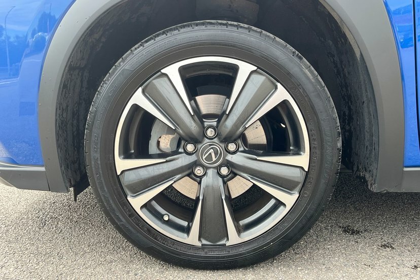 Lexus UX 2.0 250H Takumi Suv Hybrid E Cvt 184 White #19