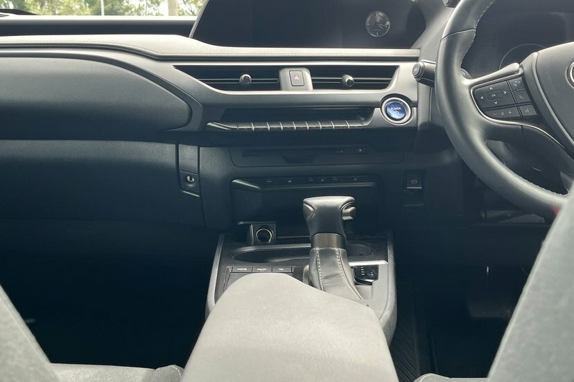 Lexus UX 2.0 250H Takumi Suv Hybrid E Cvt 184 White #8