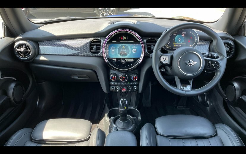 Mini Hatch 3-Door Hatch Cooper Exclusive OV23WXL Black #4