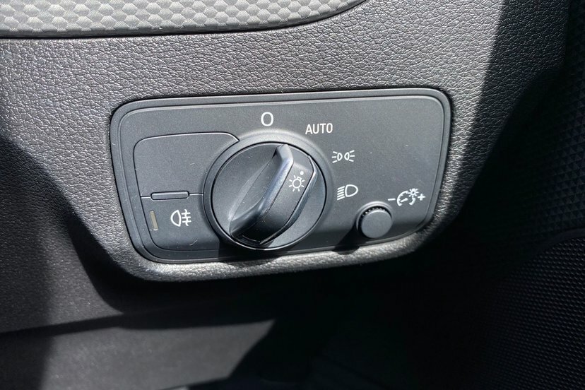 Audi Q2 Sport 35 Tfsi 150 Ps S Tronic White #42