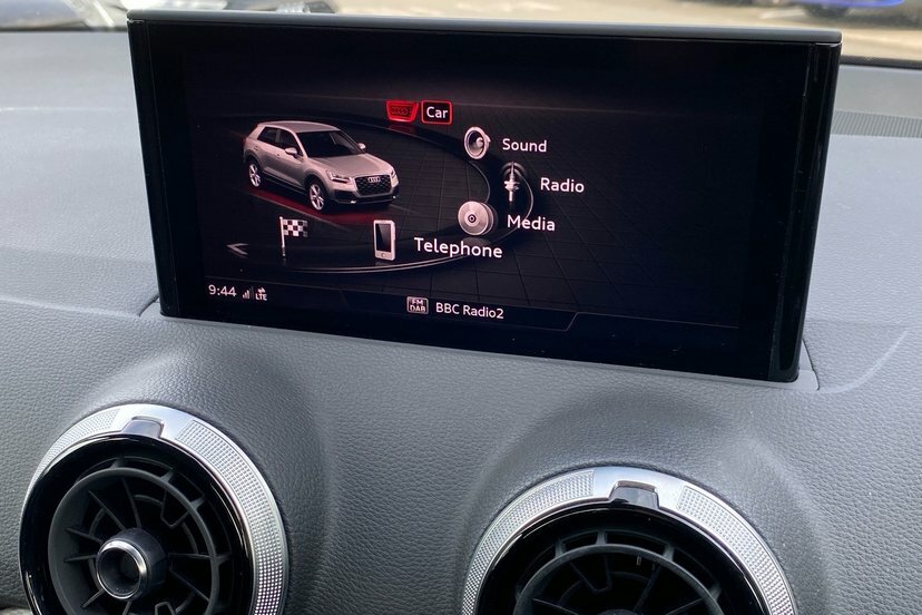Audi Q2 Sport 35 Tfsi 150 Ps S Tronic White #19