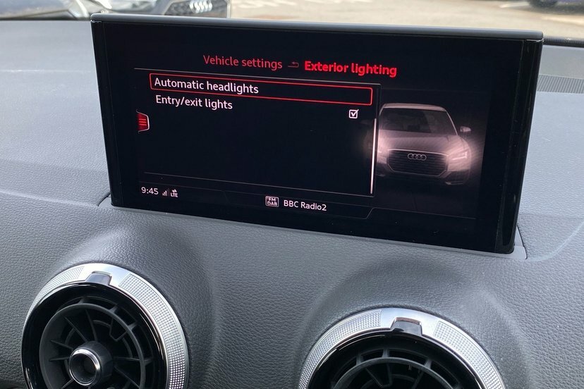 Audi Q2 Sport 35 Tfsi 150 Ps S Tronic White #21