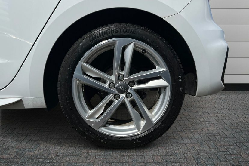 Audi A1 1.5 Tfsi 35 S Line Sportback S Tronic White #5