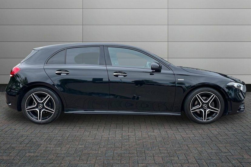 Mercedes-Benz A Class 1.3 A180 Amg Line Edition Premium Hatchback Black #3