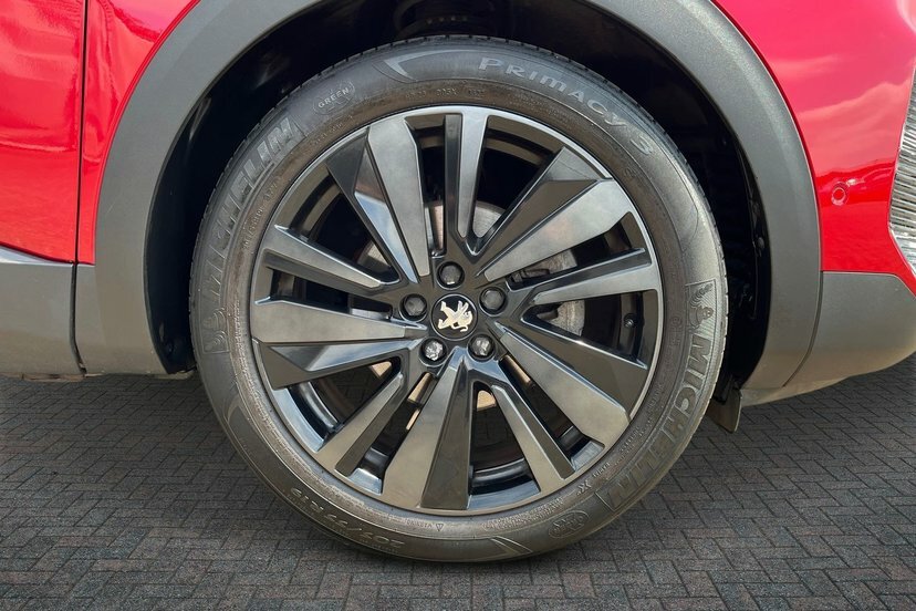 Peugeot 3008 1.5 Bluehdi Gt Premium Suv Eat 130 Ps Red #5