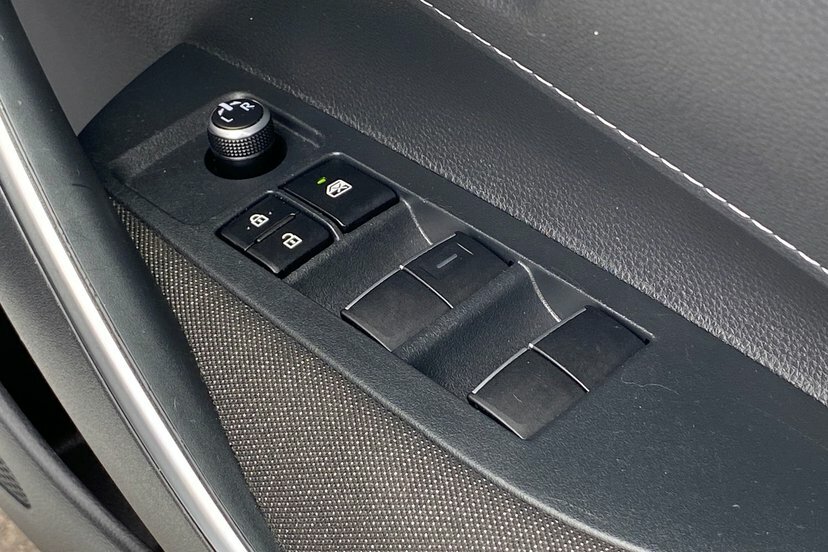 Toyota Corolla 1.8 Vvt-i Hybrid Gr Sport #32