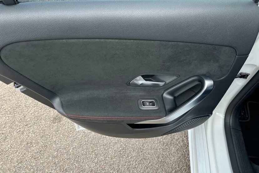 Mercedes-Benz A Class 1.3 A180h Mhev Sport Executive 7G-dct Euro 6 S Black #25