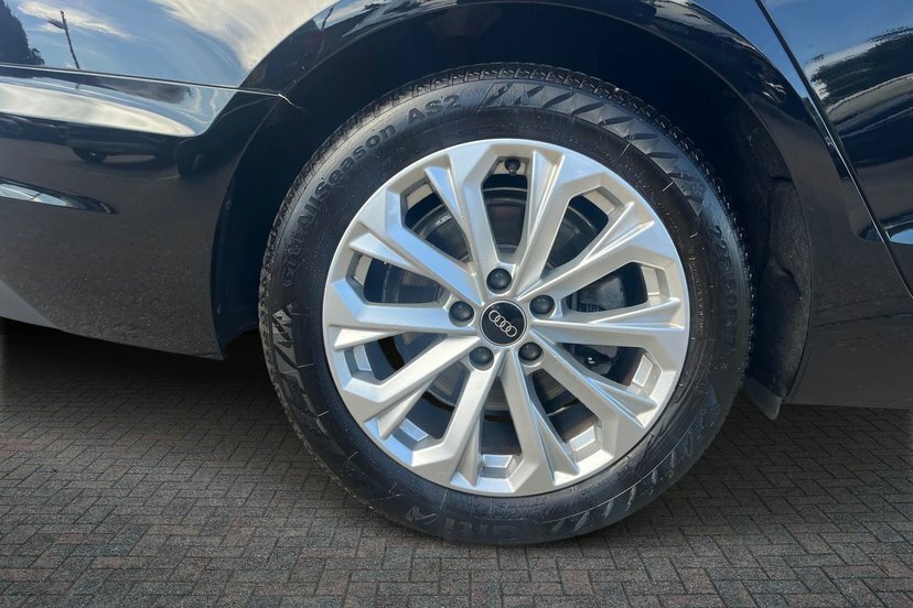 Audi A4 2.0 Tfsi 35 Technik Saloon S Tronic 15 Black #5