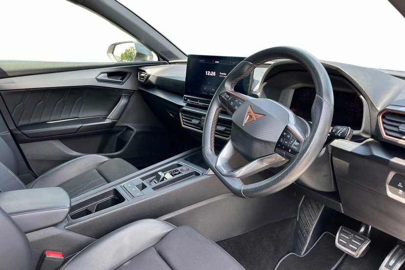 Cupra Leon 2.0 Tsi Vz1 Hatchback Dsg 245 Ps DG23ETO White #6